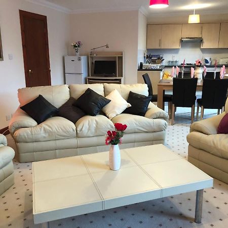 Executive Serviced Apartments 1 Forfar Bagian luar foto