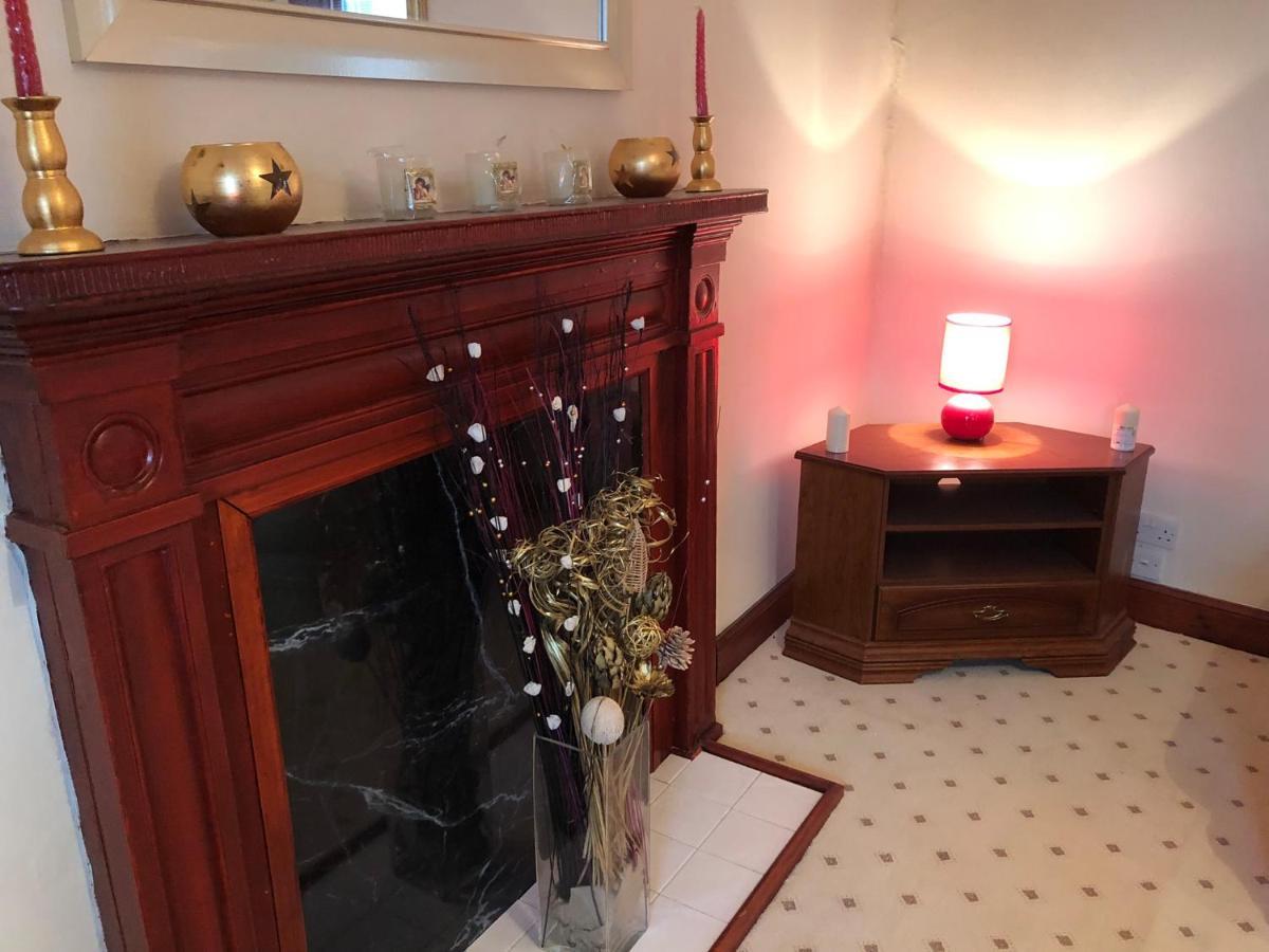 Executive Serviced Apartments 1 Forfar Bagian luar foto