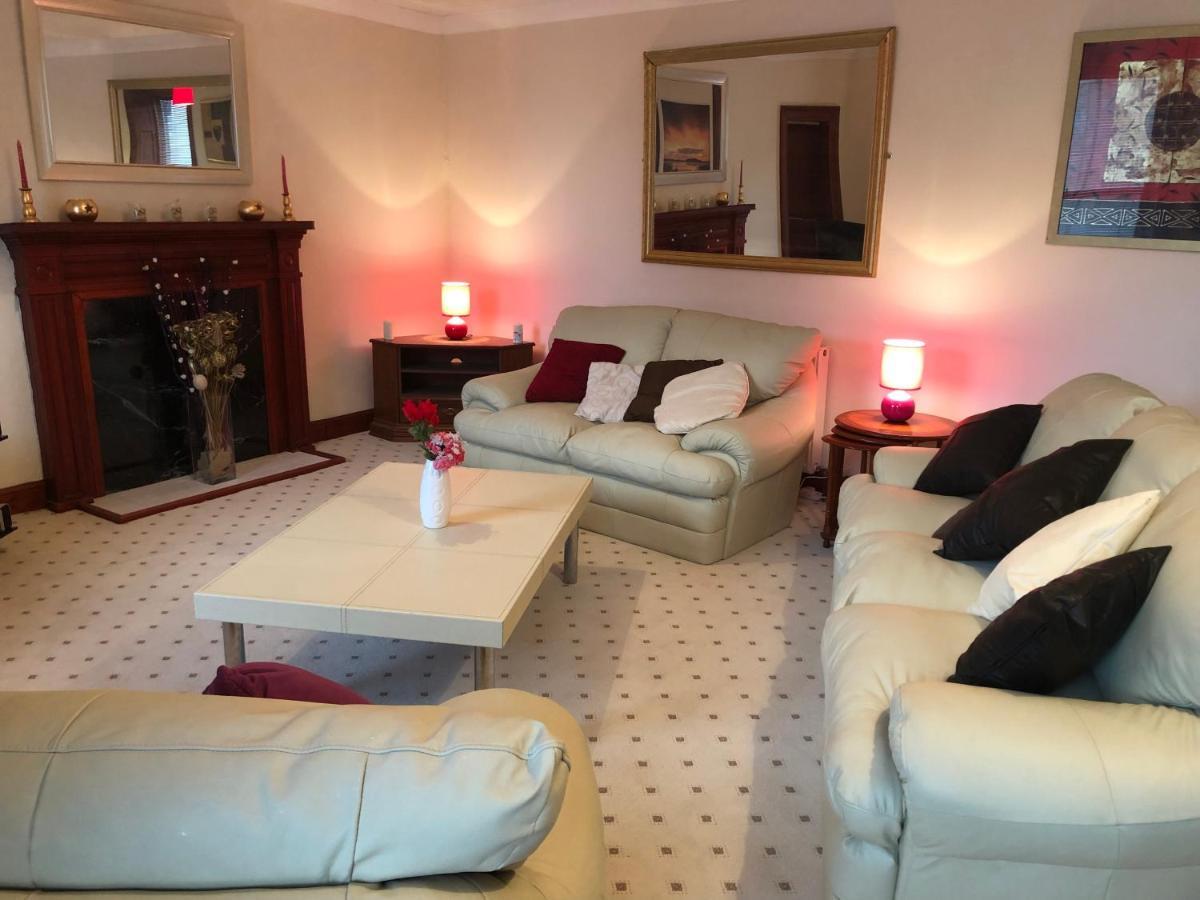 Executive Serviced Apartments 1 Forfar Bagian luar foto
